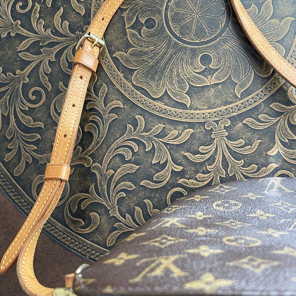 Louis Vuitton Tan Crossbody Bag with Elegant Design